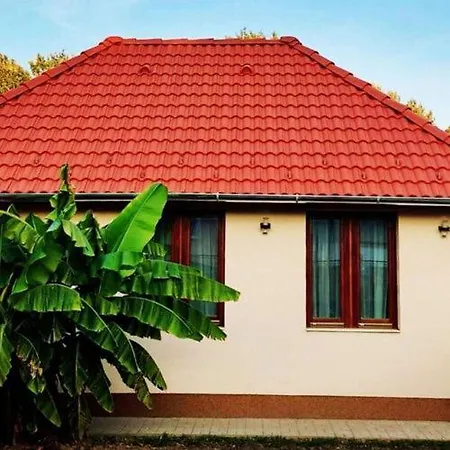 アパート Kis Haz